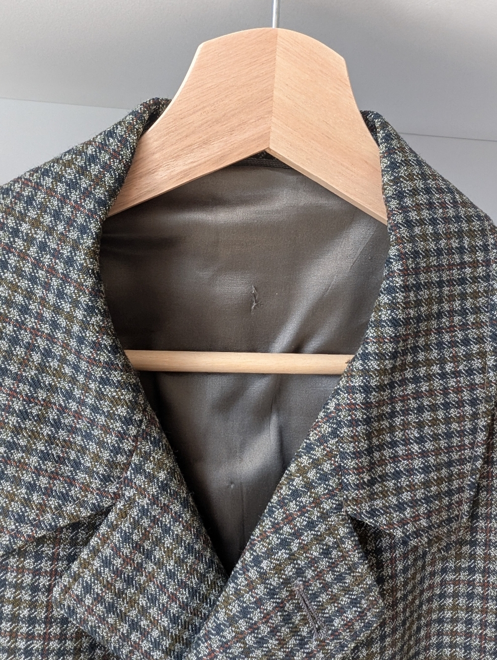 Vintage Men's Classic Houndstooth Wool Overcoat Jacket Black Gray Size Large - Picture 7 of 12